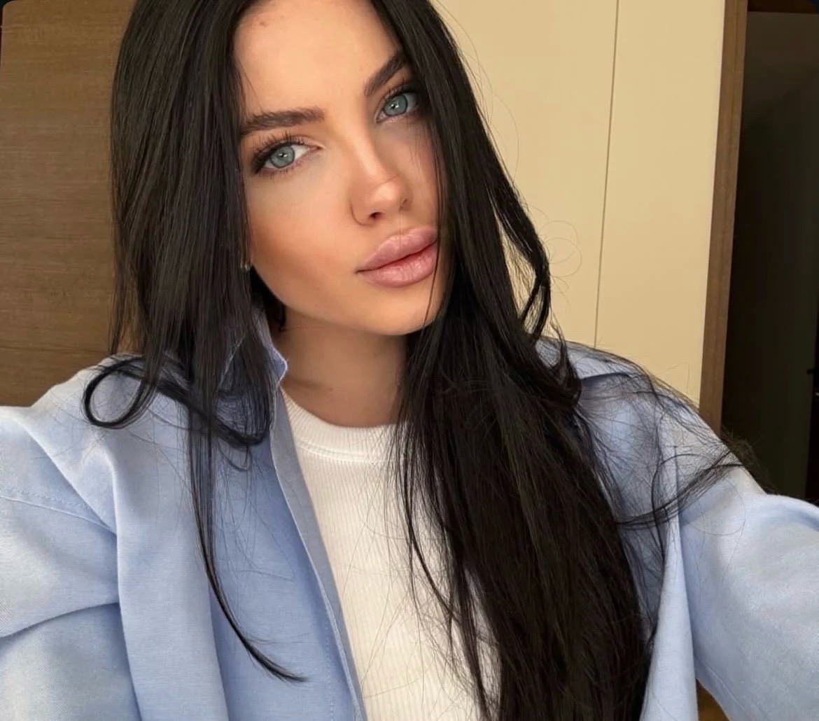 Alina Snow